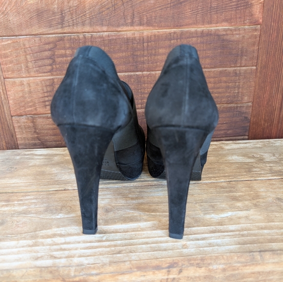 Stuart Weitzman Suede High Heels with Platform and Slip-On Design - Picture 5 of 7